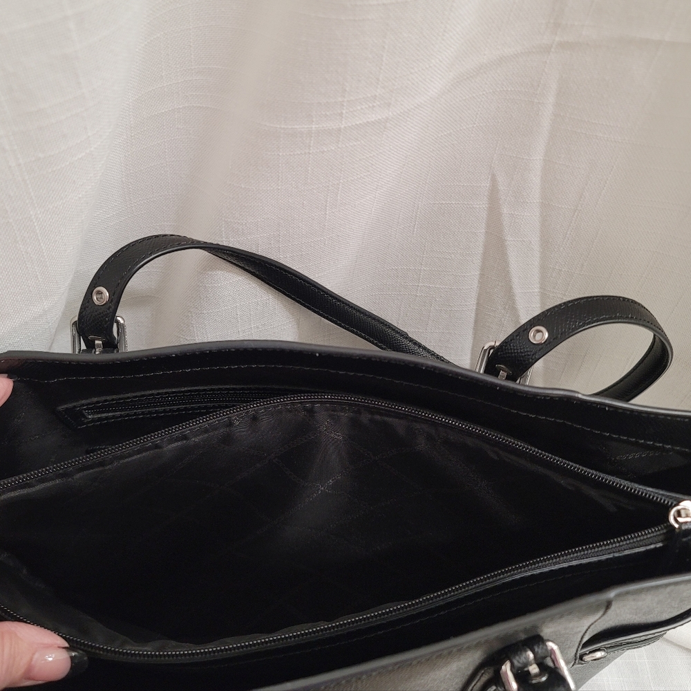 Michael Kors Voyager Saffiano Black Leather Tote Bag - Picture 11 of 15